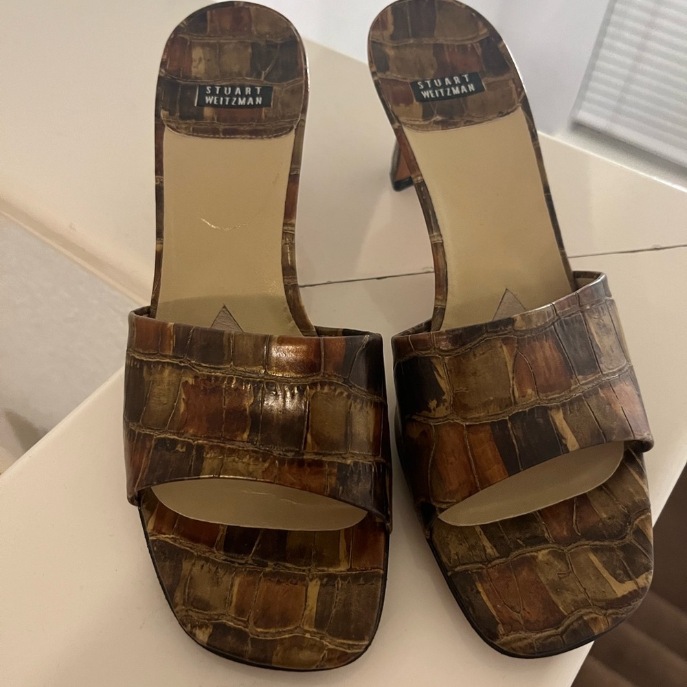 Stuart weitzman brown croc leather size 7.5